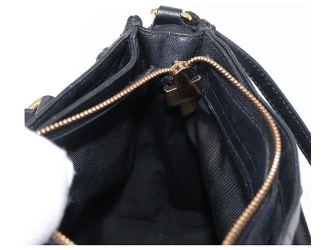 Borsa a mano Gancini in nylon 2 in 1 nera e oro Auth 154686 di Salvatore Ferragamo Nero D'oro - vista 21