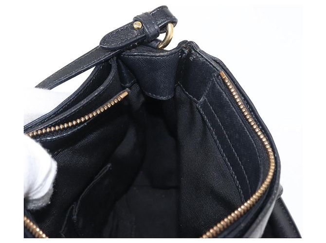 Borsa a mano Gancini in nylon 2 in 1 nera e oro Auth 154686 di Salvatore Ferragamo Nero D'oro - vista 22