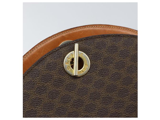 Céline Borsa a Spalla in Tela Macadam CELINE in Pelle PVC Marrone Oro Auth 155469 D'oro - vista 17