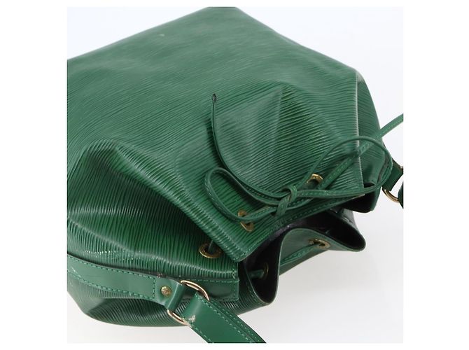 Noe LOUIS VUITTON Borsa a Spalla Petit Noé Epi Verde M44104 LV Auth 147274 - vista 6