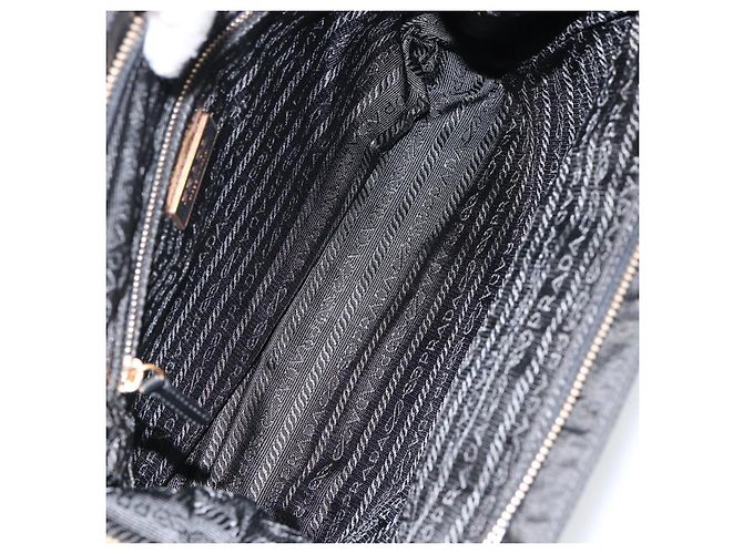 PRADA Borsa a mano in nylon nero e oro Auth 151341 D'oro - vista 10