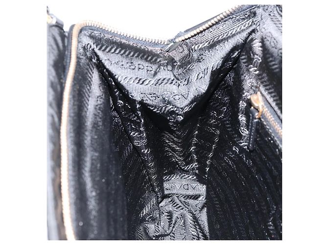 PRADA Borsa a mano in nylon nero e oro Auth 151341 D'oro - vista 21