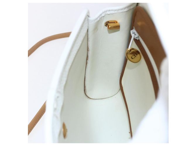 Borsa a Spalla Christian Dior in Pelle Bianca e Oro Auth BA8403 Bianco D'oro - vista 19