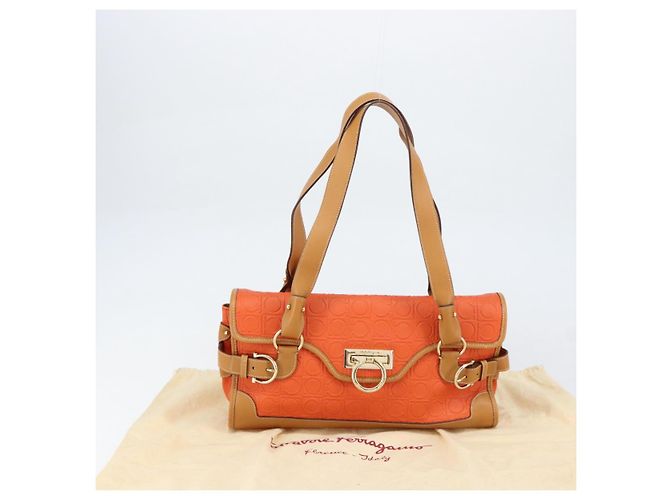 Salvatore Ferragamo Borsa a Spalla Gancini in PVC Pelle Arancione Oro Auth ka357 D'oro - vista 12