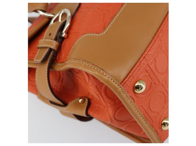 Salvatore Ferragamo Borsa a Spalla Gancini in PVC Pelle Arancione Oro Auth ka357 D'oro - vista 15