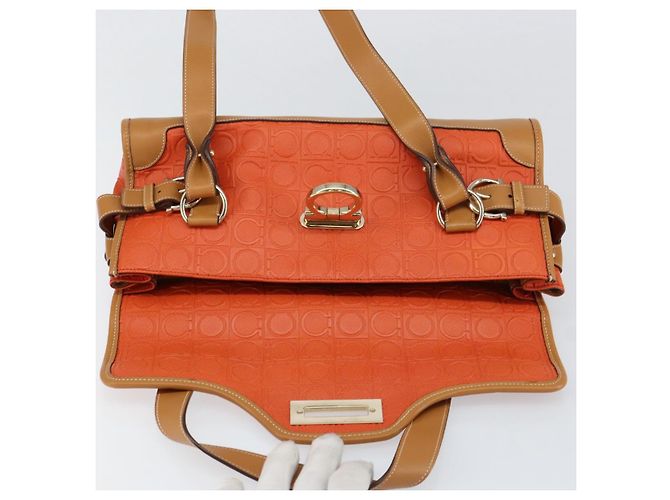 Salvatore Ferragamo Borsa a Spalla Gancini in PVC Pelle Arancione Oro Auth ka357 D'oro - vista 19