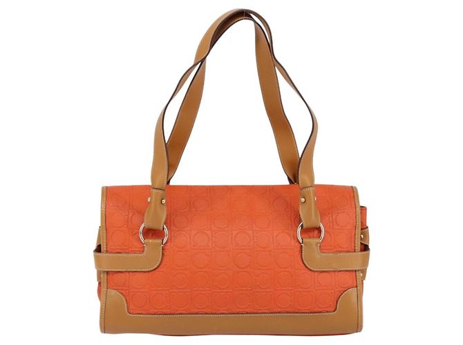 Salvatore Ferragamo Borsa a Spalla Gancini in PVC Pelle Arancione Oro Auth ka357 D'oro - vista 2