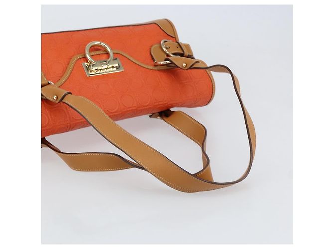 Salvatore Ferragamo Borsa a Spalla Gancini in PVC Pelle Arancione Oro Auth ka357 D'oro - vista 7