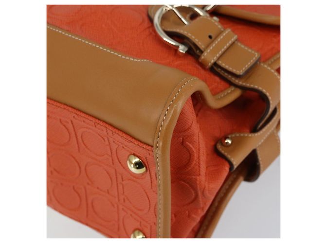 Salvatore Ferragamo Borsa a Spalla Gancini in PVC Pelle Arancione Oro Auth ka357 D'oro - vista 8