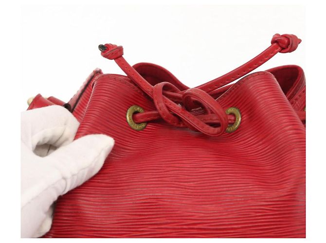 Noe LOUIS VUITTON Borsa a Spalla Petit Noé Epi Rossa M44107 LV Auth 147352 Rosso - vista 10