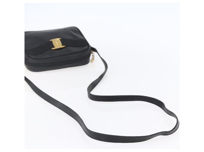 Borsa a Spalla Vala in Pelle Nera e Oro Salvatore Ferragamo Auth BA7980 Nero D'oro - vista 7