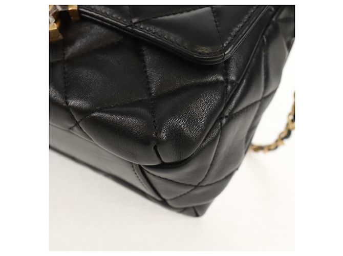 CHANEL Borsa a Catena Matelassé con Charm Perla Pelle di Agnello Nero Oro CC Auth 146362SM D'oro - vista 16