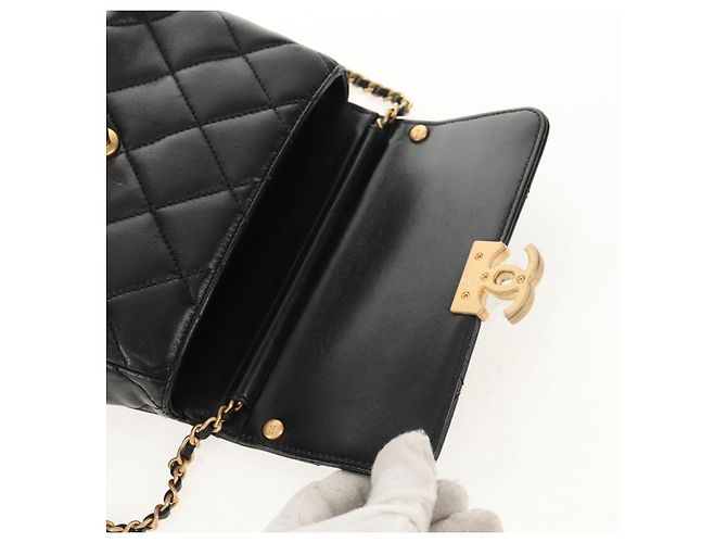 CHANEL Borsa a Catena Matelassé con Charm Perla Pelle di Agnello Nero Oro CC Auth 146362SM D'oro - vista 21