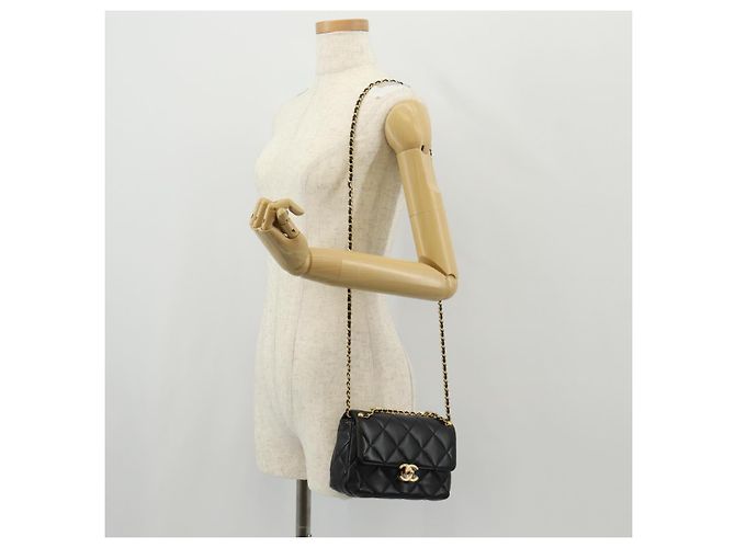 CHANEL Borsa a Catena Matelassé con Charm Perla Pelle di Agnello Nero Oro CC Auth 146362SM D'oro - vista 27