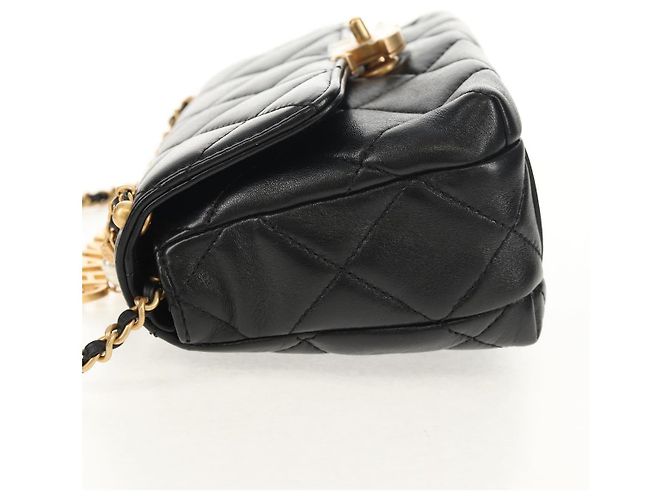 CHANEL Borsa a Catena Matelassé con Charm Perla Pelle di Agnello Nero Oro CC Auth 146362SM D'oro - vista 3