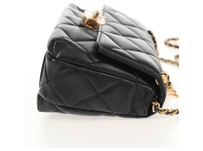 CHANEL Borsa a Catena Matelassé con Charm Perla Pelle di Agnello Nero Oro CC Auth 146362SM D'oro - vista 4