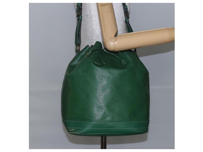 LOUIS VUITTON Borsa a Spalla Epi Noe Verde M44004 LV Auth 145661 - vue 20