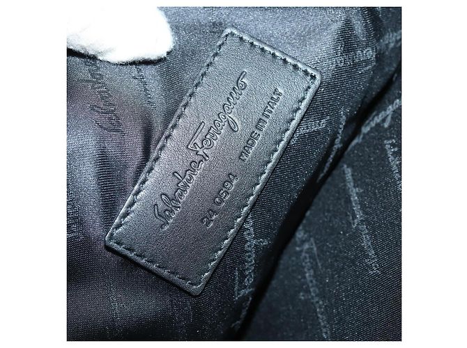 Valigia Salvatore Ferragamo in tela nera e argento Auth bs29676 Nero - vista 12