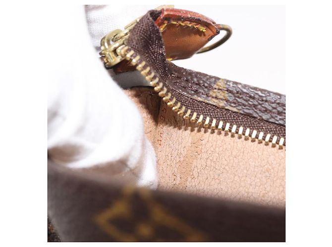 Bucket LOUIS VUITTON Monogramma Secchiello PM Pochette Accessorio LV Auth 145701 - vista 12