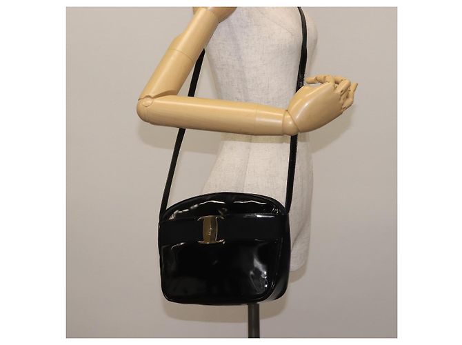 Vala Schultertasche Emaille Schwarz Gold Salvatore Ferragamo Auth gh815 Golden - Ansicht 21