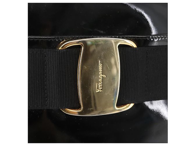 Vala Schultertasche Emaille Schwarz Gold Salvatore Ferragamo Auth gh815 Golden - Ansicht 9