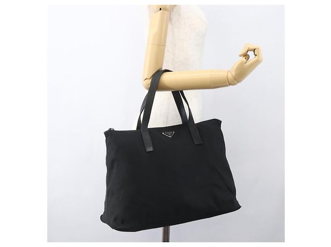 Prada Tote Bag aus schwarzem Nylon mit Silber authentisch 156932 - Ansicht 23