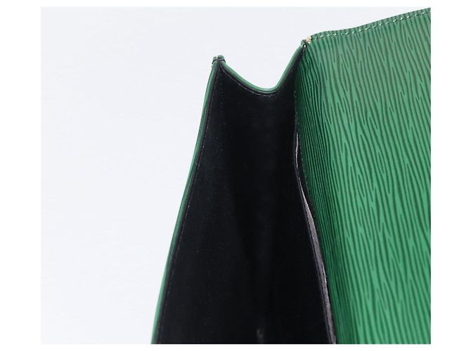 LOUIS VUITTON Clutch Jena Epi Verde M52724 LV Auth 155008 - vista 22