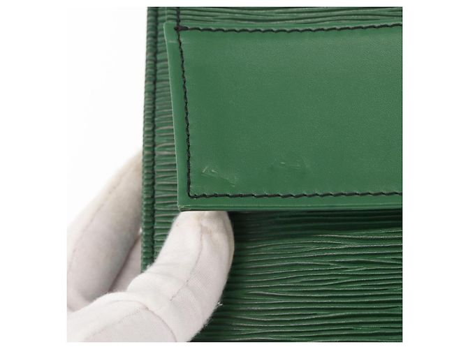 LOUIS VUITTON Clutch Jena Epi Verde M52724 LV Auth 155008 - vista 8