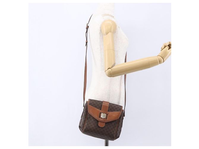 Céline Borsa a Spalla in Tela Macadam CELINE in Pelle PVC Marrone Oro Auth 154711 D'oro - vista 21