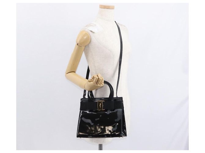 Borsa a Mano Salvatore Ferragamo Vala Smalto 2 vie Nero Oro Auth 156283 - vista 24