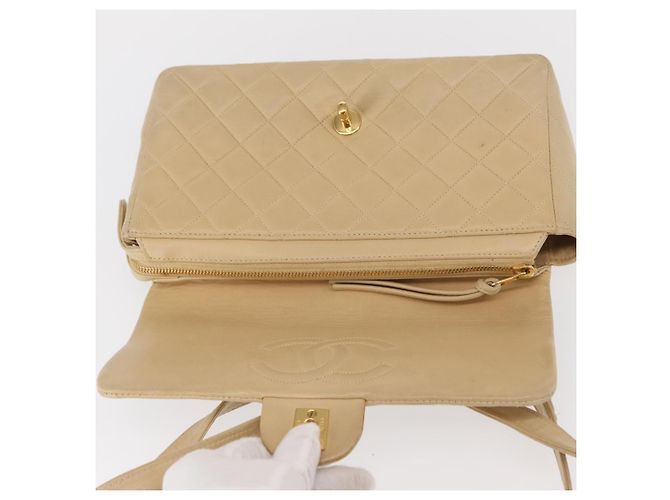 CHANEL Matelassé Rucksack aus Lammleder Beige Gold CC Auth 146557V Golden - Ansicht 15