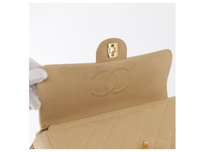 CHANEL Matelassé Rucksack aus Lammleder Beige Gold CC Auth 146557V Golden - Ansicht 17