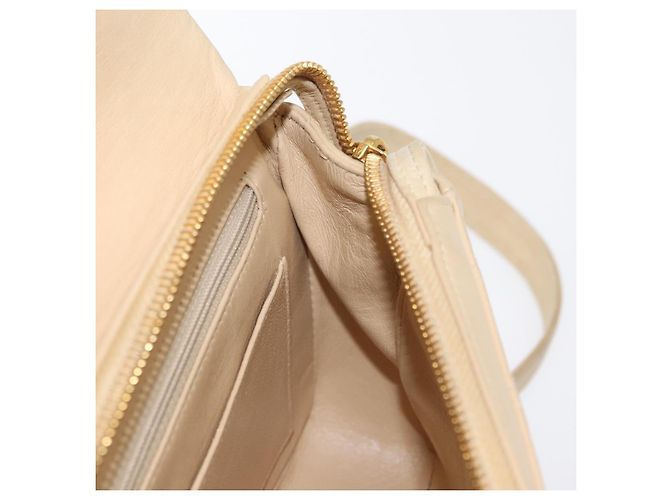 CHANEL Matelassé Rucksack aus Lammleder Beige Gold CC Auth 146557V Golden - Ansicht 21