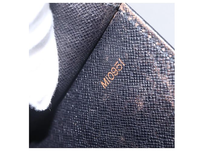 LOUIS VUITTON Borsa Clutch Dragonne Epi Serie Nera M52612 LV Auth 156992 Nero - vista 12