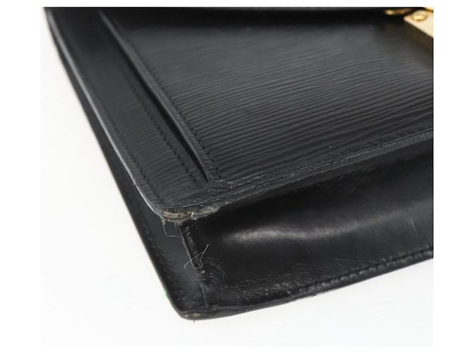 LOUIS VUITTON Borsa Clutch Dragonne Epi Serie Nera M52612 LV Auth 156992 Nero - vista 14