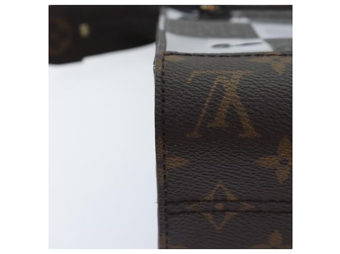 POCHETTE STAND SCACCHI MONOGRAMMA LOUIS VUITTON M81588 LV Auth 90498SM - vista 17