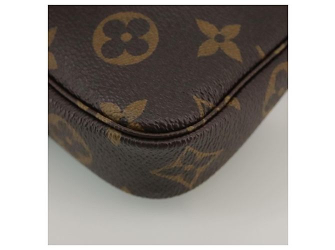 LOUIS VUITTON Monogram Vivienne Mini Pochette Accessori M82623 LV Auth 111162AM Monogramma - vista 18