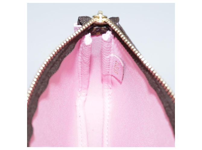 LOUIS VUITTON Monogram Vivienne Mini Pochette Accessori M82623 LV Auth 111162AM Monogramma - vista 24