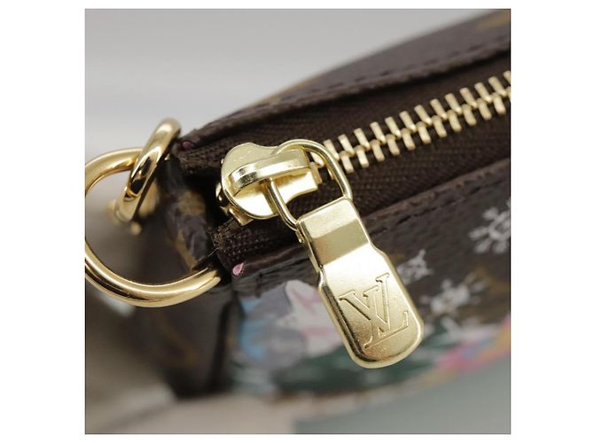LOUIS VUITTON Monogram Vivienne Mini Pochette Accessori M82623 LV Auth 111162AM Monogramma - vista 9