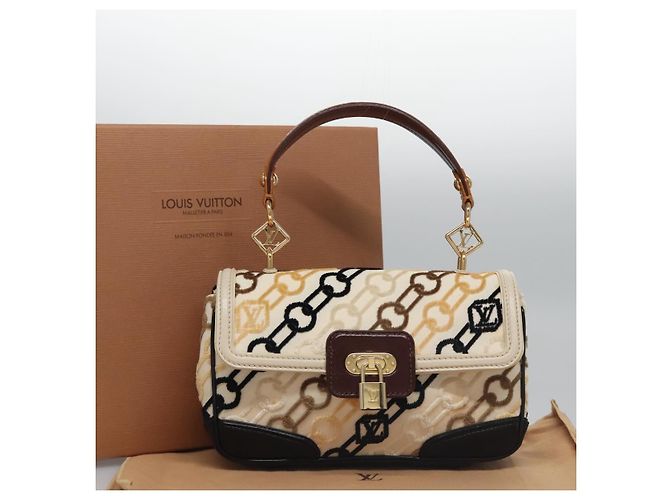 LOUIS VUITTON Pochette Lover Monogram Charm Borsa Ivory M95194 LV Auth BA333SAV Crudo - vista 12