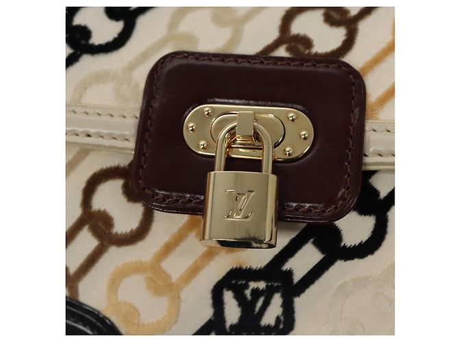 LOUIS VUITTON Pochette Lover Monogram Charm Borsa Ivory M95194 LV Auth BA333SAV Crudo - vista 17