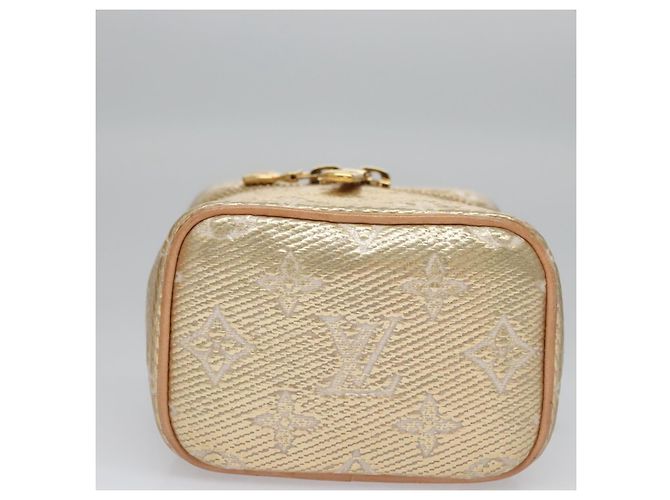 LOUIS VUITTON Microvanity Laminato Monogramma Oro M22920 LV Auth EC760SM D'oro - vista 5
