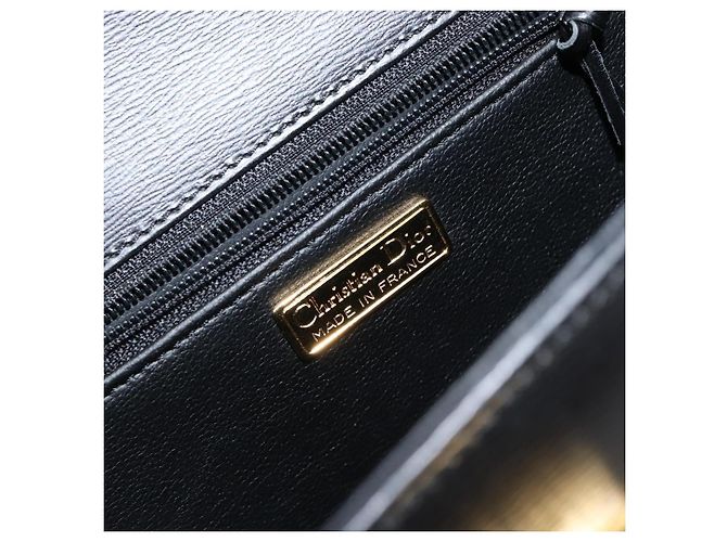 Bolsa de Ombro Christian Dior em Couro Preto Dourado Auth 155073 - vista 18