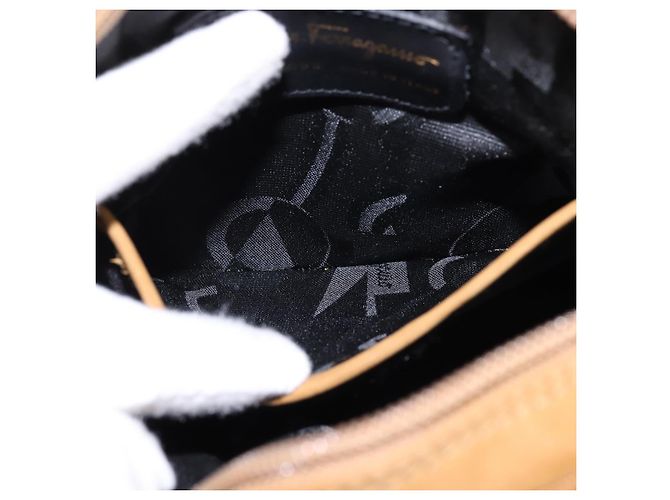 Borsa a Spalla Vala in Pelle Scamosciata Marrone Oro Auth BA6379 di Salvatore Ferragamo - vista 19