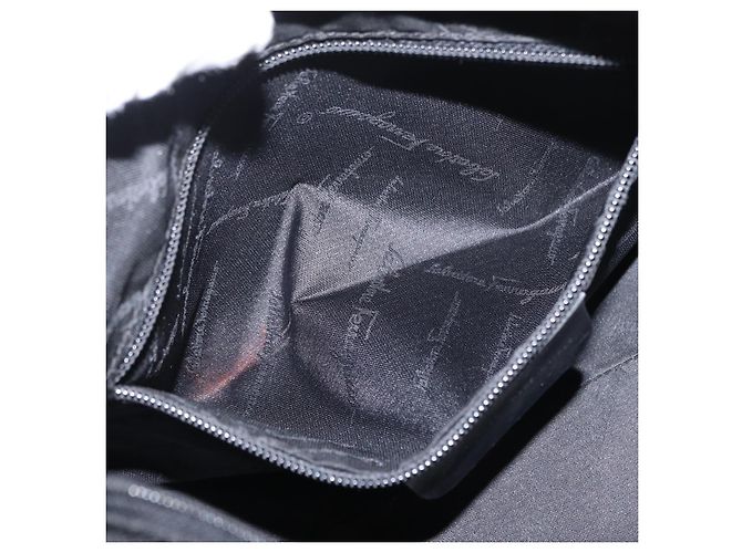 Borsa a Spalla Vala in Nylon Nero e Argento di Salvatore Ferragamo Auth ka686 - vista 21