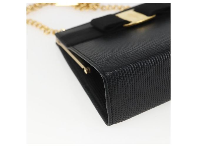 Borsa a Spalla Vala in Pelle Nera e Oro di Salvatore Ferragamo Auth 157062 Nero D'oro - vista 11