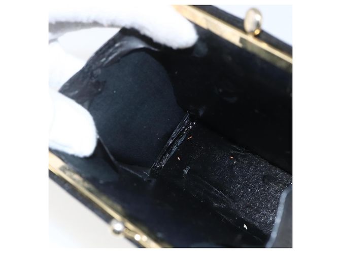 Borsa a Spalla Vala in Pelle Nera e Oro di Salvatore Ferragamo Auth 157062 Nero D'oro - vista 16
