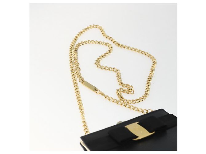 Borsa a Spalla Vala in Pelle Nera e Oro di Salvatore Ferragamo Auth 157062 Nero D'oro - vista 8