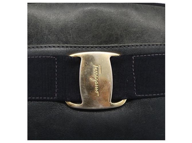 Borsa a Spalla Vala in Pelle Blu Navy e Oro Salvatore Ferragamo Auth ka930 D'oro - vista 14