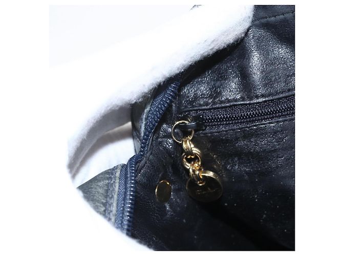 Borsa a Spalla Vala in Pelle Blu Navy e Oro Salvatore Ferragamo Auth ka930 D'oro - vista 17